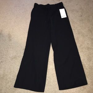 NWT Lululemon On the Fly Wide Leg Woven